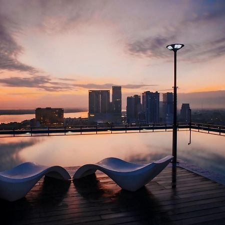Hotel Serviced Condo Unique Infinity Pool With Mekong River View พนมเปญ ภายนอก รูปภาพ