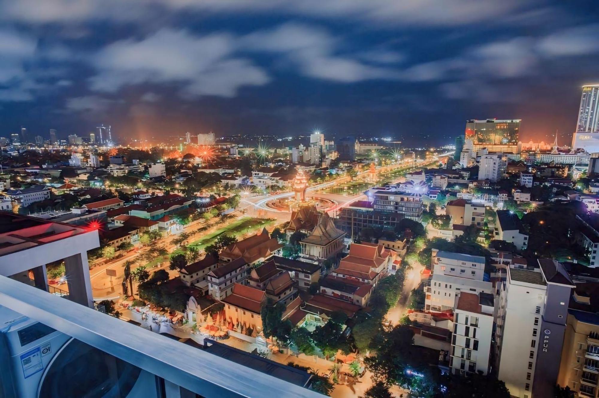 Hotel Serviced Condo Unique Infinity Pool With Mekong River View พนมเปญ ภายนอก รูปภาพ